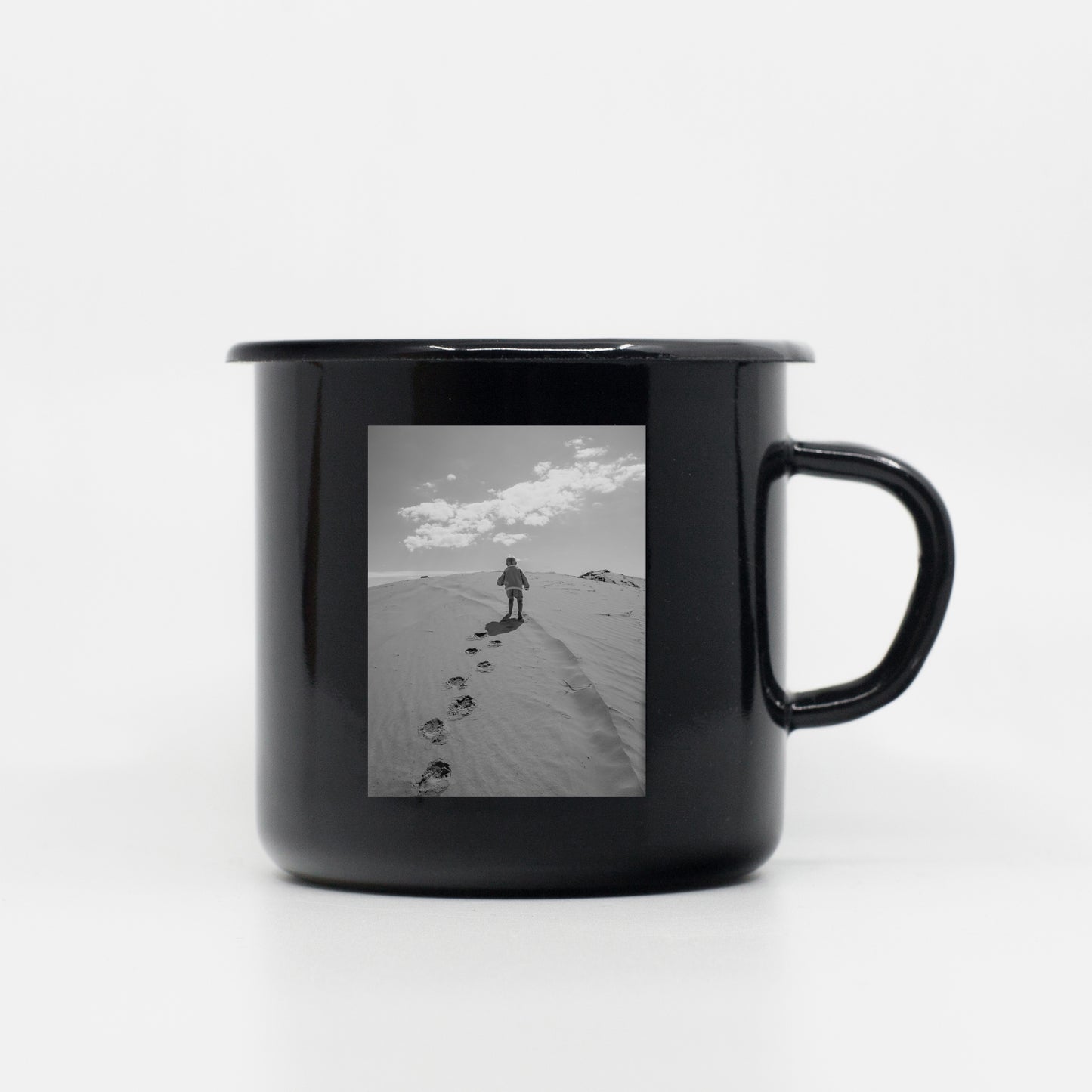 Black custom enamel mug 400ml/13.5oz with image and design upload